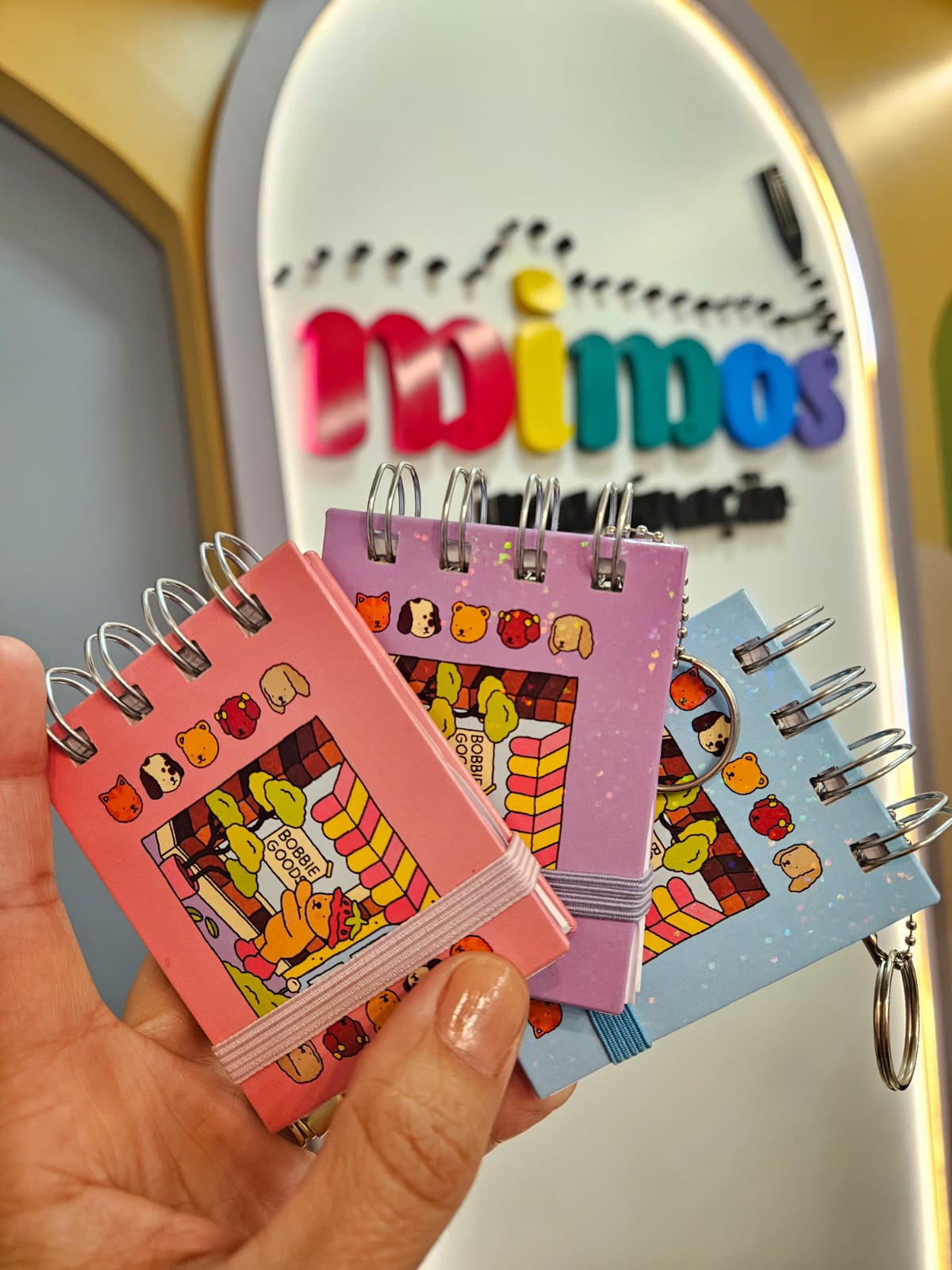 Mini Livro de Colorir Chaveiro Bobbie Goods