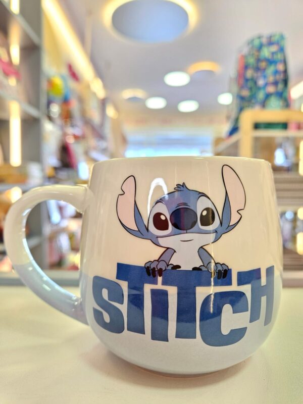 Caneca de Cerâmica Maggie Stitch Piscadinha Disney 400ml Zonacriativa