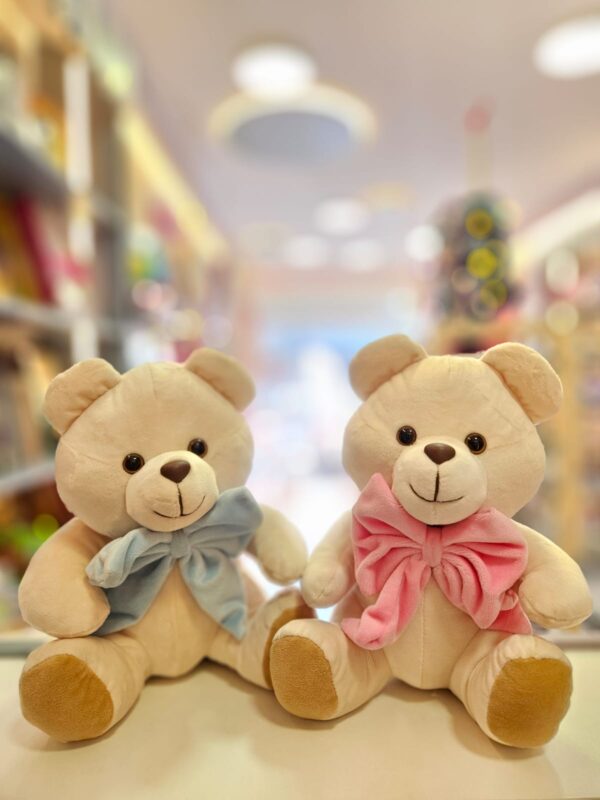 Ursinho de Pelúcia Soft Com Laço 28cm