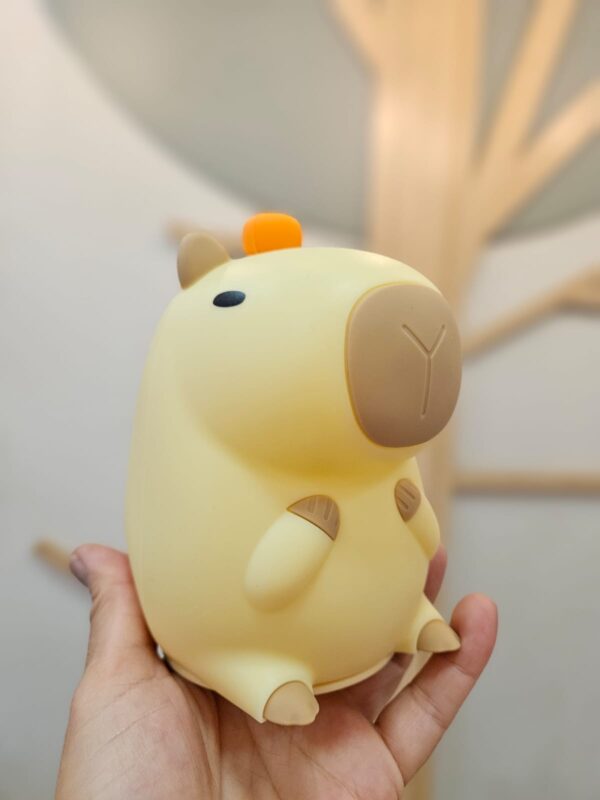 Luminária de Mesa de Silicone Capivara Laranjinha Com Timer de Sono