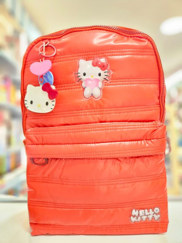 Mochila de Costas Grande 43cm Puffer Matelassê Hello Kitty Xeryus