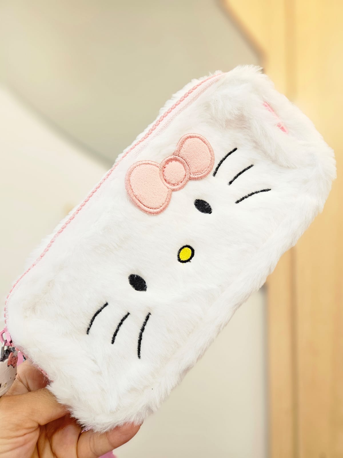 Estojo Escolar Duplo Pelúcia Hello Kitty Xeryus