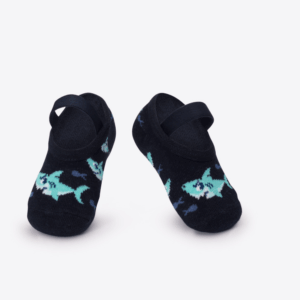 Meia Sapatilha Antiderrapante Tubarão Puket Tamanho: 05 a 08 Meses