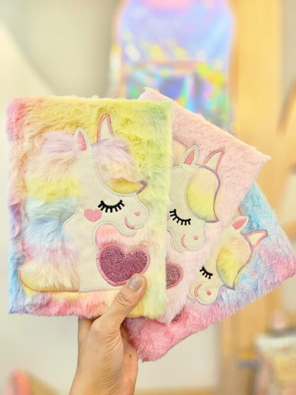 Caderno de Anotações Pequeno Bordado Pelúcia 80 Folhas Unicórnio