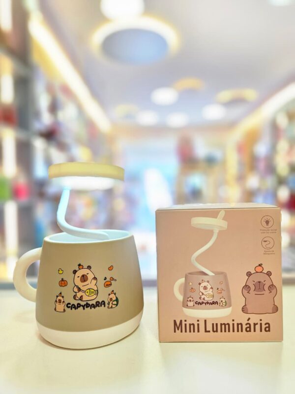 Luminária de Mesa Multiuso USB com Porta Objetos Caneca Capivara