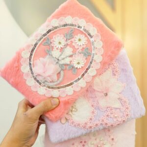 Caderno de Anotações Pequeno com 78 Folhas Luxo Pelúcia Bordado