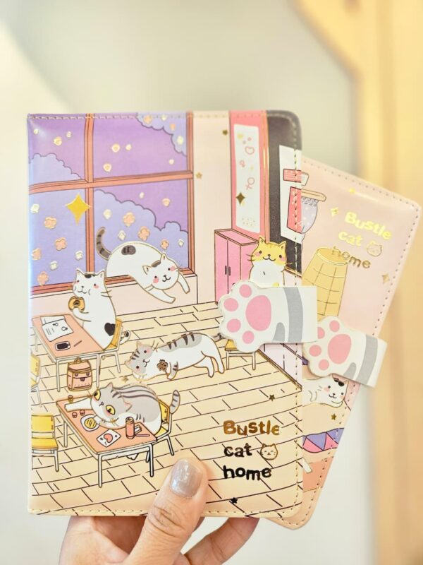 Caderno Fofo Gatinho Bustle Cat Home com Fecho 13x19 cm 112 Folhas